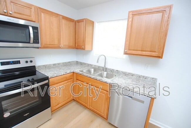 Building Photo - 5749 Silver Sands Cir