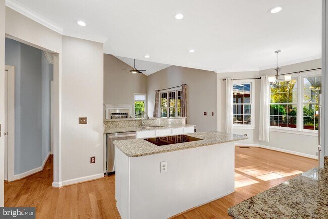 Building Photo - 47001 Smithwood Ct