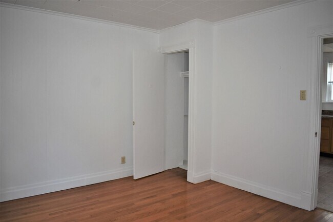 Building Photo - 542 Oak St