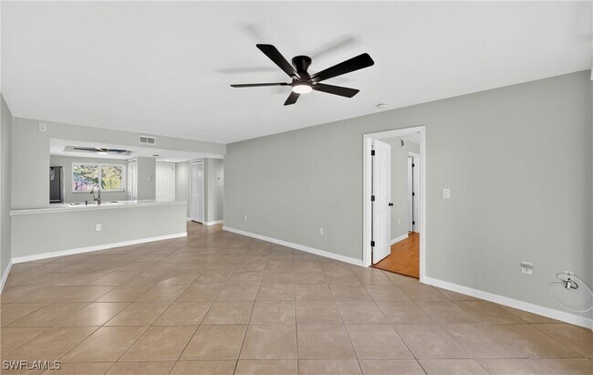 Building Photo - 144 Cypress Way E