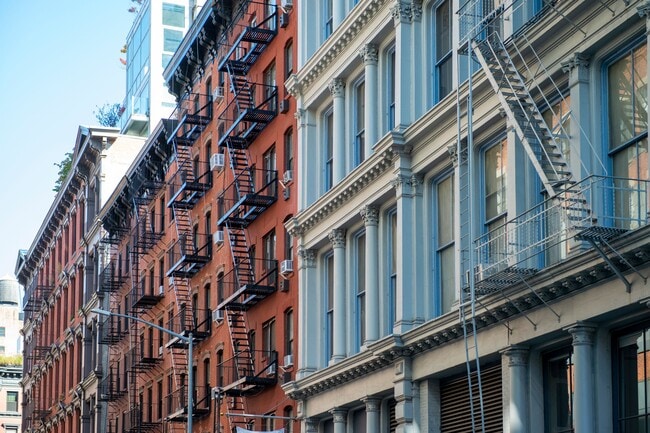 Building Photo - 101 Thompson St