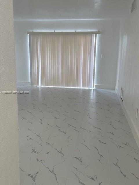 Building Photo - 16215 NE 18th Ct