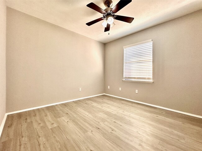 Building Photo - 5818 Evening Shadows Ln