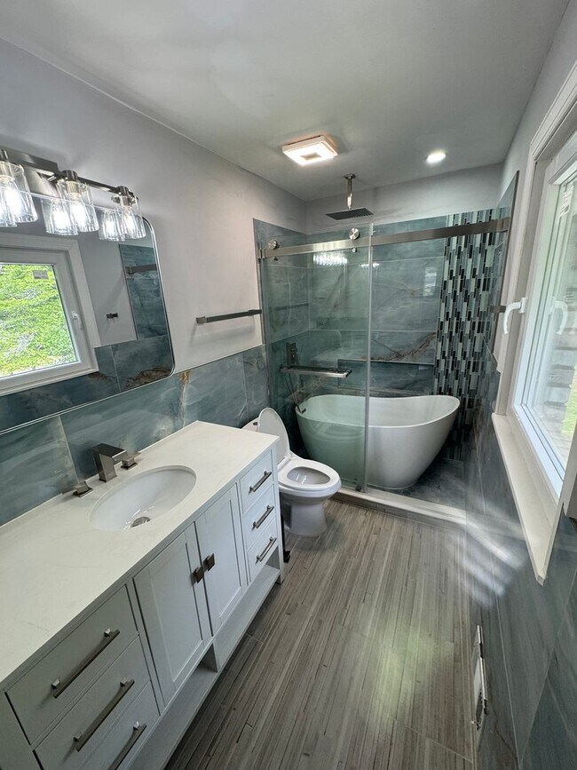 Building Photo - Wonderful Stone Mountain 4 bed 2.5 bath Ho...