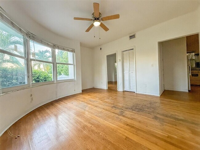 Building Photo - 315 W 28th St