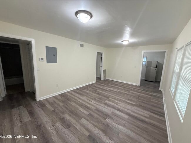 Building Photo - 4692 Portsmouth Ave