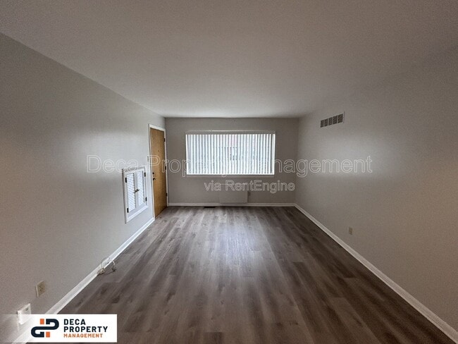 Building Photo - 446 Olian Dr