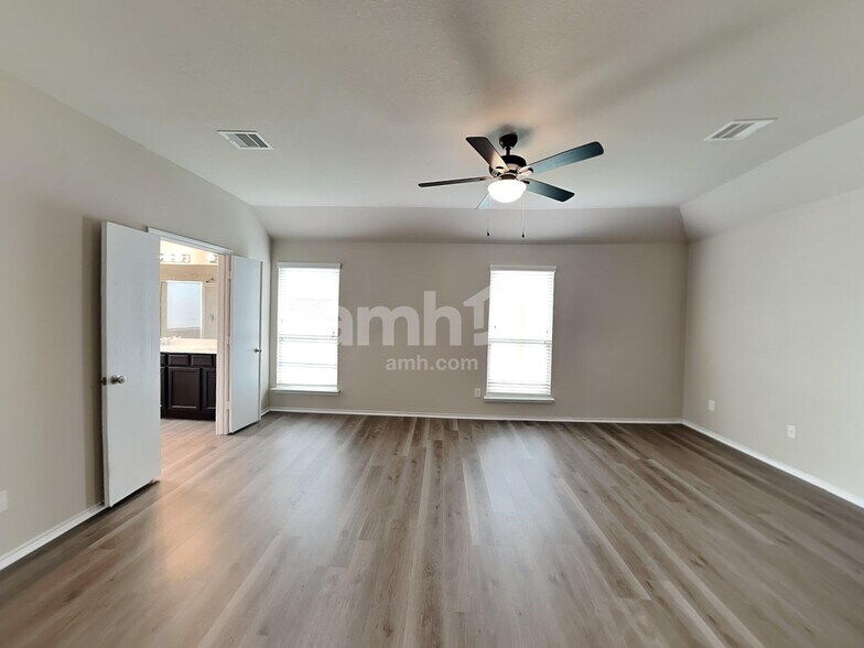 Building Photo - 7335 Winter Song Dr