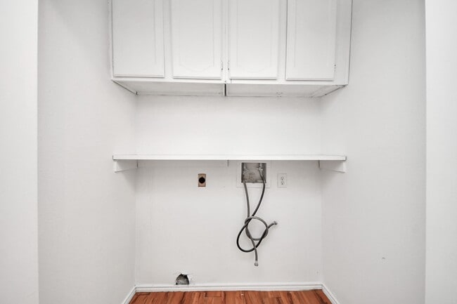 Building Photo - 17003 Amidon Dr