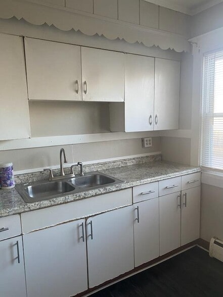 Building Photo - 230 Pullman Ave