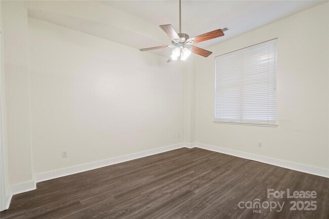 Building Photo - 716 N Davidson St