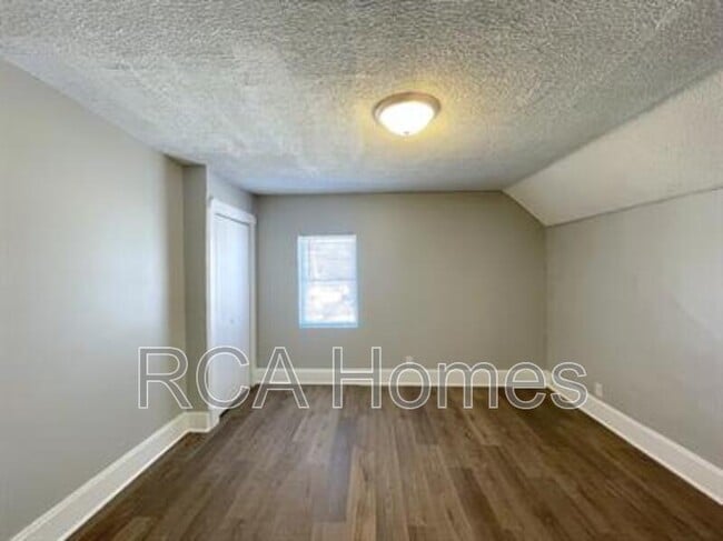 Building Photo - 451 S Keystone Ave
