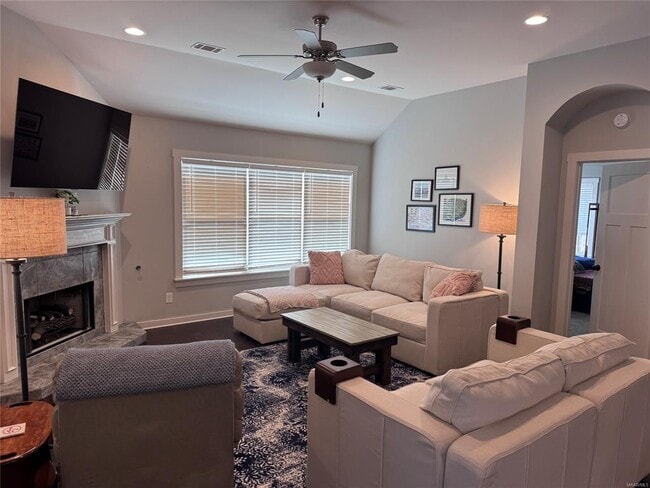 Building Photo - 730 Hedgefield Way