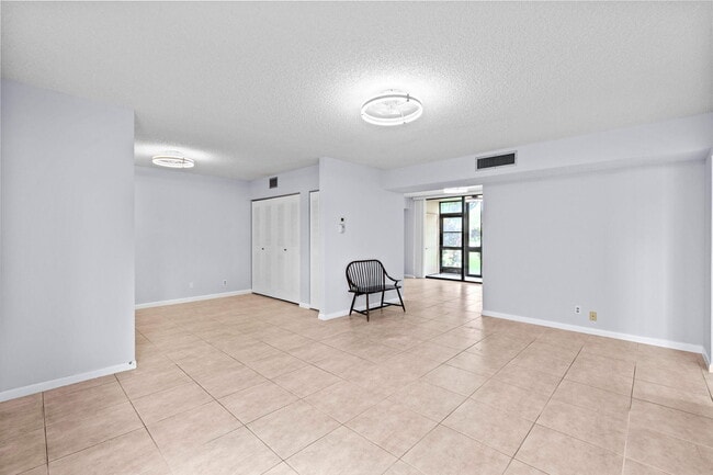 Building Photo - 5310 Las Verdes Cir