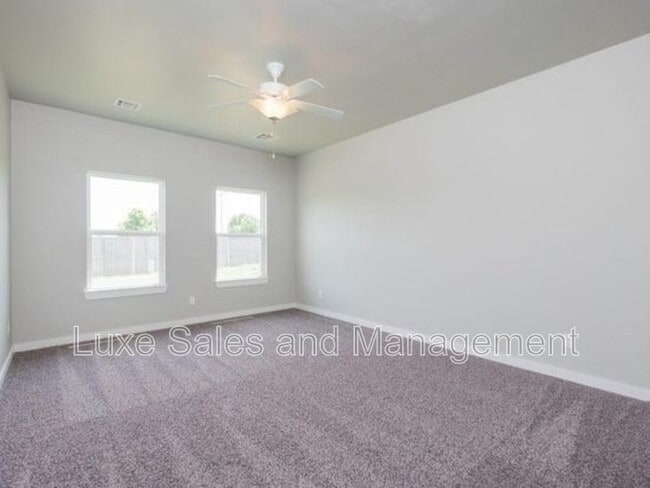 Building Photo - 10608 Glover River Dr
