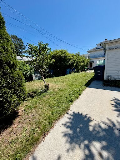 Building Photo - 1032 Geele Ave