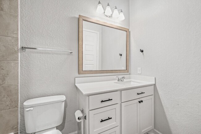 Building Photo - Beautiful 4 bed 3 bath Single Story Home i...