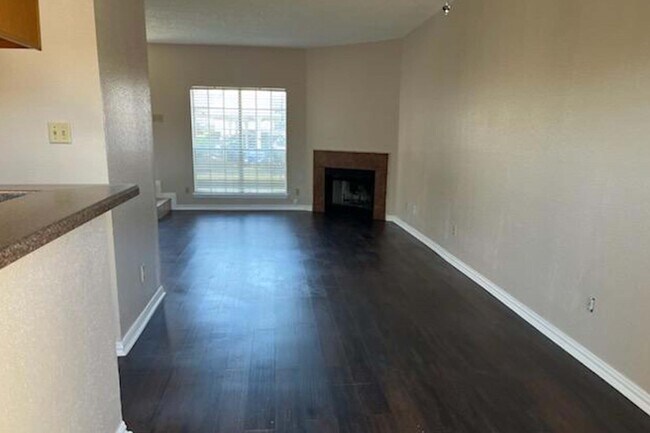 Building Photo - 3600 Jeanetta St