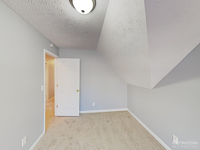 Building Photo - 2611 Peregrine Ct