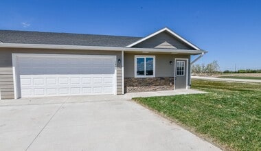 Building Photo - 3 Bedroom, Single-story Townhomes for rent in Madrid, IA