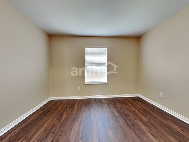 Building Photo - 937 Heatherwood Dr
