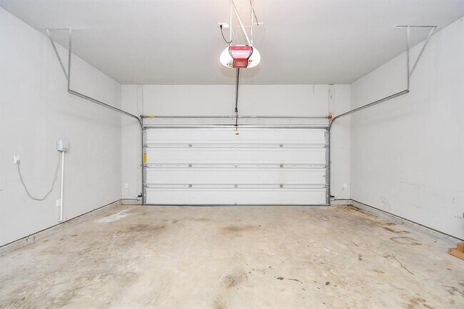 Building Photo - 15234 Ashbrook Dove Ln