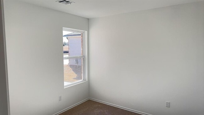 Building Photo - 3305 Little Creek Dr