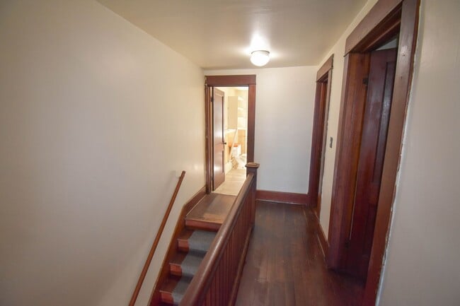 Building Photo - 205-205 S Summit St