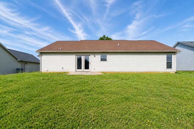 Building Photo - 317 Headrickview Dr
