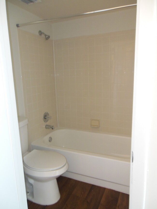 Building Photo - ONE BEDROOM ONE BATHROOM! WATERFRONT COMMU...