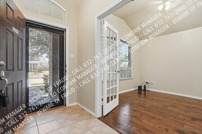 Building Photo - 615 Magnolia Ln