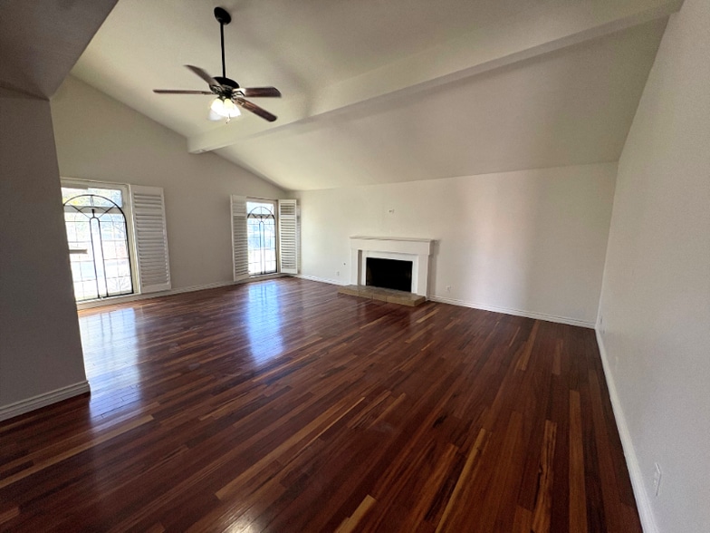 Building Photo - 3495 Villa Hermosa Dr