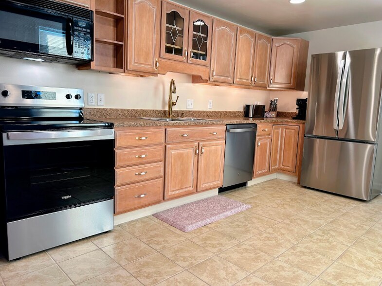 Building Photo - 118 W Potomac St