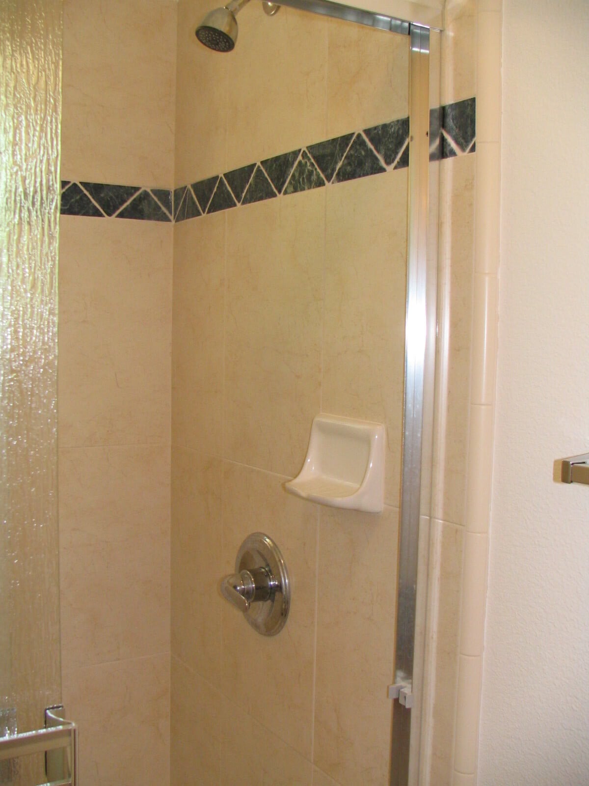 Building Photo - 802 W 4th Ave