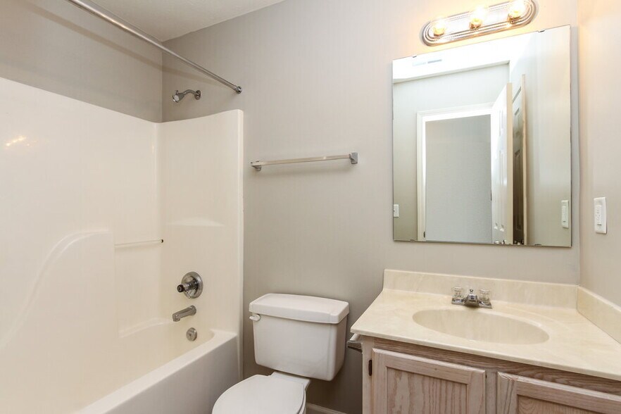 Building Photo - 1852 Kayla Dr