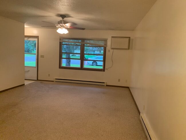 Building Photo - 1118 Dutchman Ct