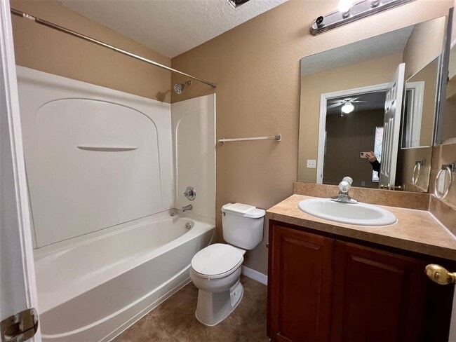 Building Photo - 7602 Long Island Dr
