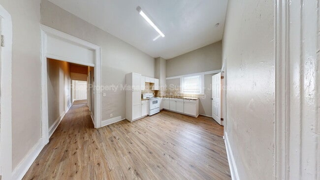 Building Photo - 2326 Moncrief Rd