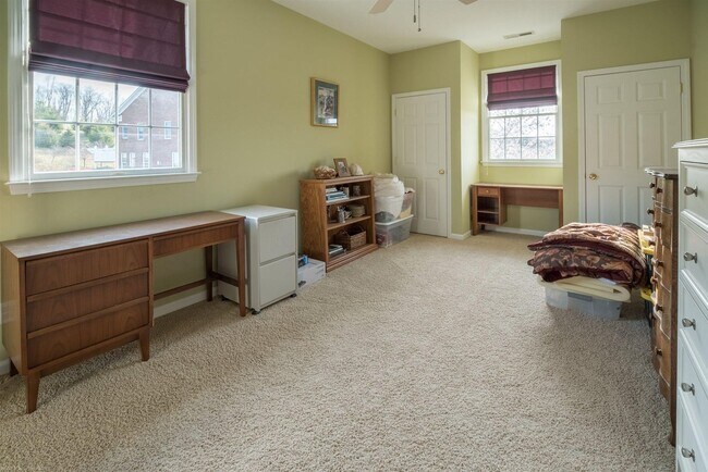 Building Photo - Charming Wyatt Farms Home with Stunning Vi...