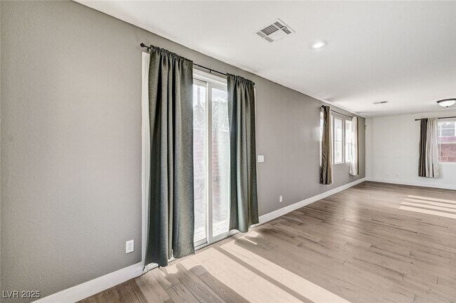 Building Photo - 6935 Galeria Posada Ave