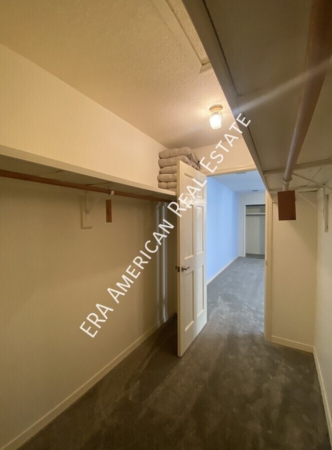 Building Photo - 925 Holbrook Cir