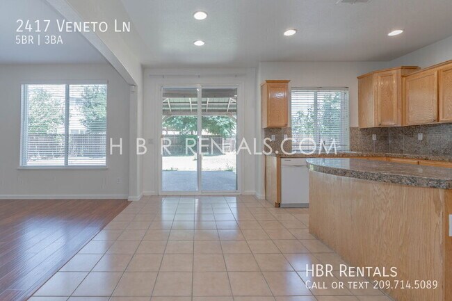 Building Photo - 2417 Veneto Ln