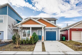 Building Photo - 4327 Robertson St