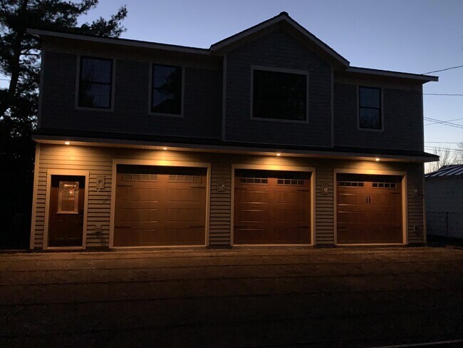 1 CAR HEATED GARAGE - 713 Washington St