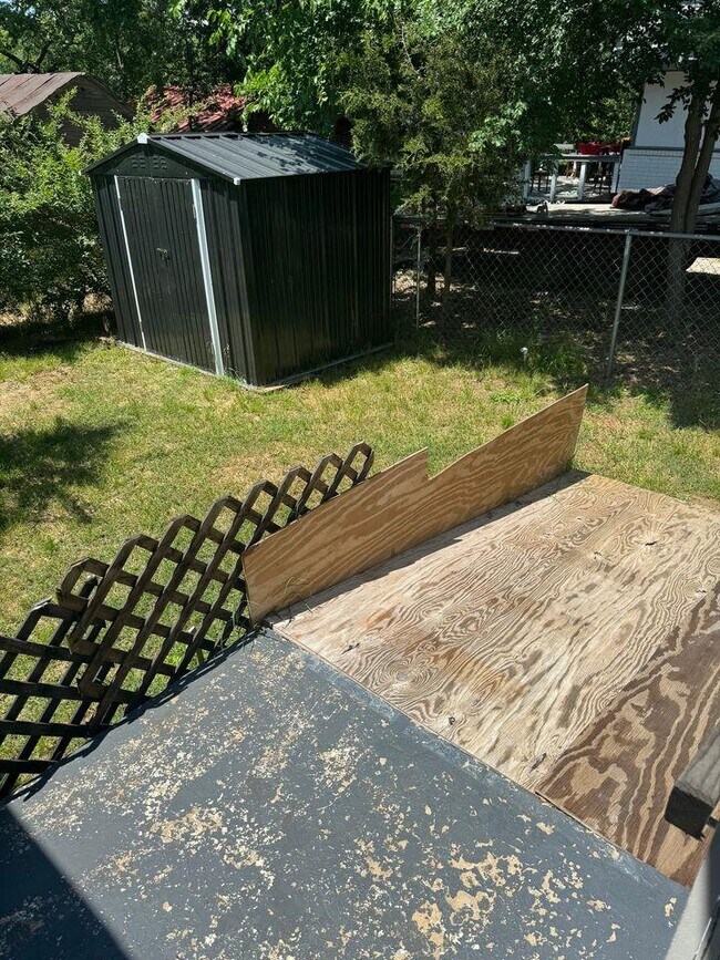 Building Photo - 1301 S Scullin Ave