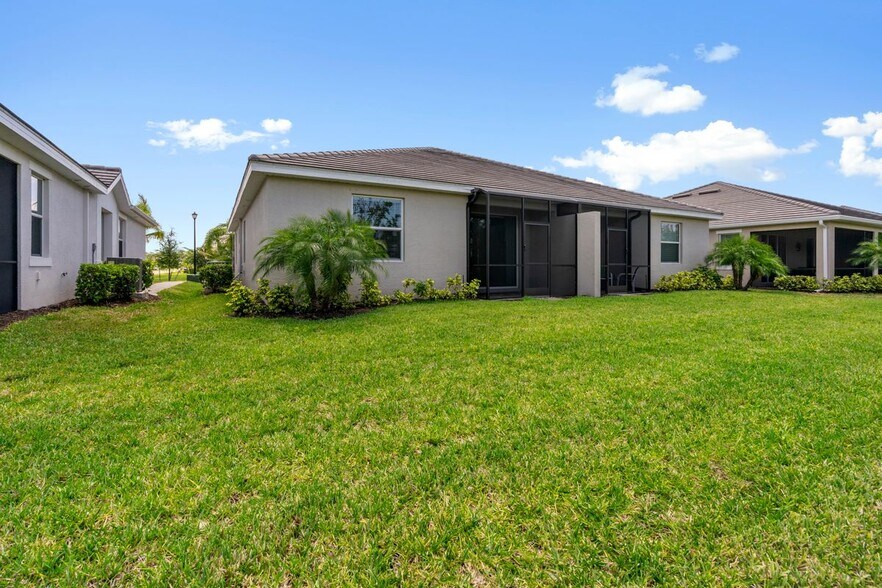 Building Photo - 4264 Lemongrass Dr