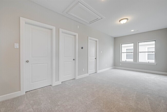 Building Photo - 10707 Deer Path Dr