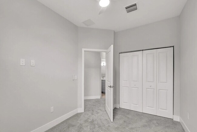 Building Photo - Prince Place Townhomes