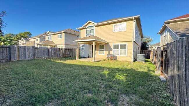 Building Photo - 914 Crestmont Trail Dr