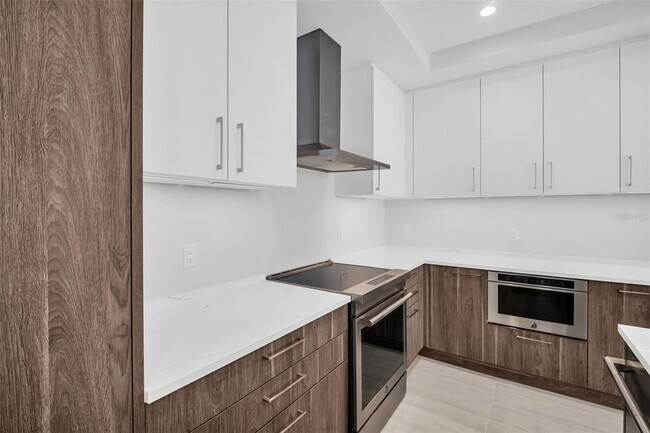 Building Photo - 275 1st Ave S